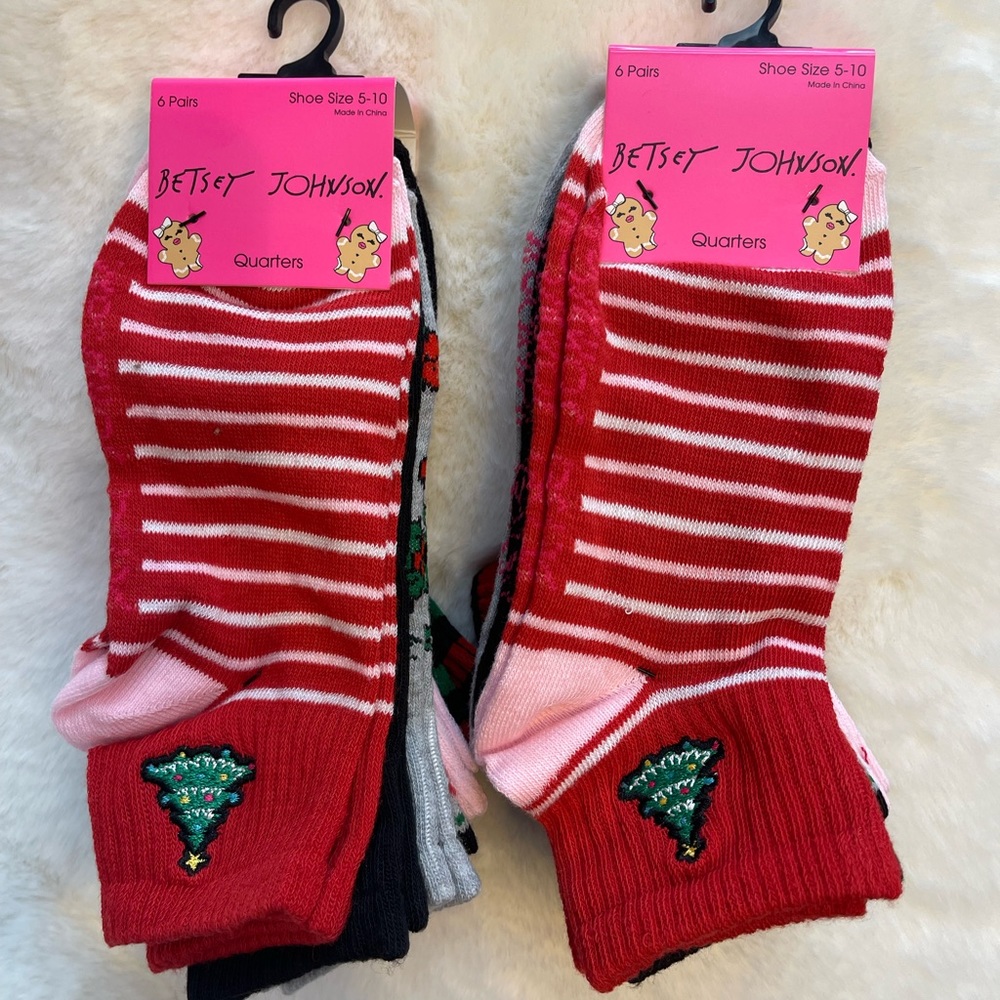 Betsey Johnson Christmas Socks nwt